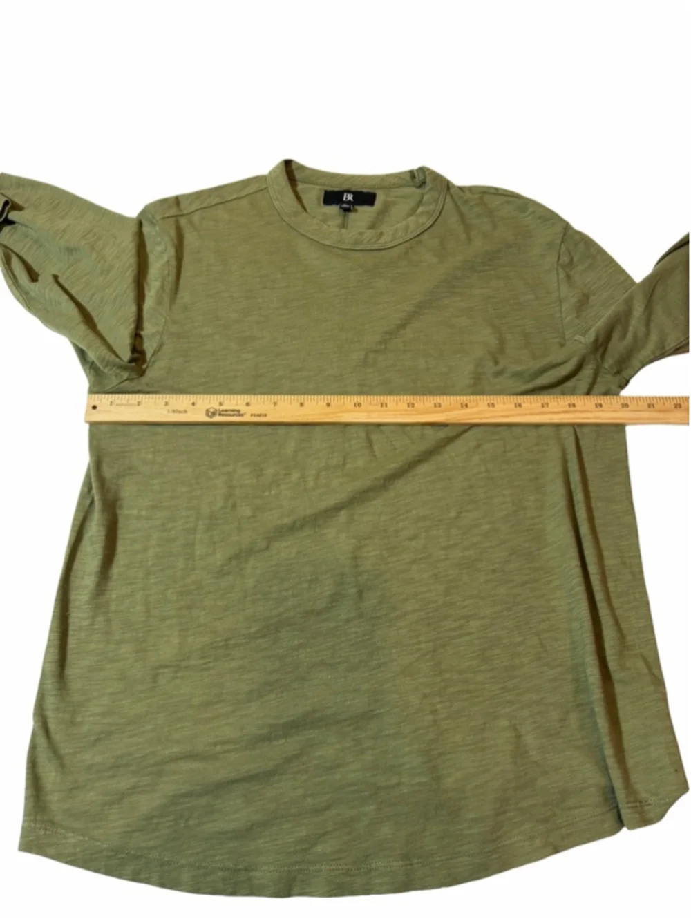 Banana Republic Olive Green Long Sleeve Tee M Lightweight Soft Minimalist